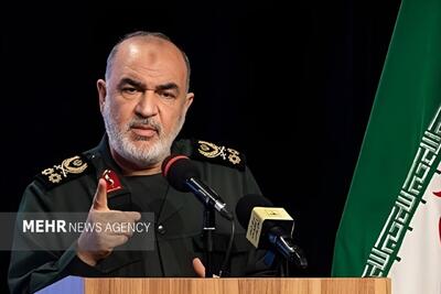 سردار سلامی: ذلت را نمی‌پذیریم و تسلیم را باور نداریم