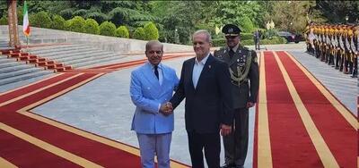 استقبال رسمی پزشکیان از نخست‌وزیر پاکستان