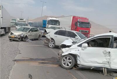 ببینید | اولین تصاویر از تصادف شدید در عمان بر اثر غبار غلیظ