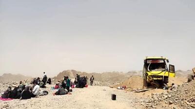 واژگونی مرگبار اتوبوس در مسیر مشهد به شیراز / 18 مسافر راهی بیمارستان شدند