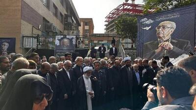 حضور پزشکیان در مراسم تشییع رئیس فقید جامعه خیرین مدرسه‌ساز