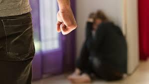 در عقد شوهرم مواد مصرف می‌کند و کتکم می‌زند