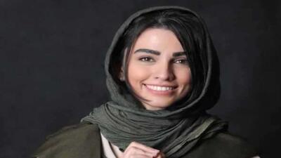 تصویر روز | عکس دیدنی و لباس زیبای سیما خضرآبادی و همسرش در سالگرد ازدواجشان | گلی شی