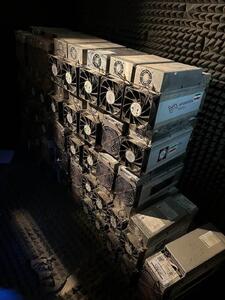 کشف و ضبط ۱۱۱۷  دستگاه ماینر غیرمجاز در پی اجرای نخستین طرح سراسری مبارزه با مزارع غیرقانونی استخراج رمزارز