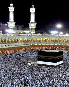 طواف صبحگاهی حجاج بیت الله الحرام گرداگرد کعبه