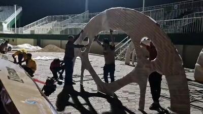 آماده سازی سکوی قهرمانی جام حذفی در ورزشگاه امام خمینی (ره) اراک