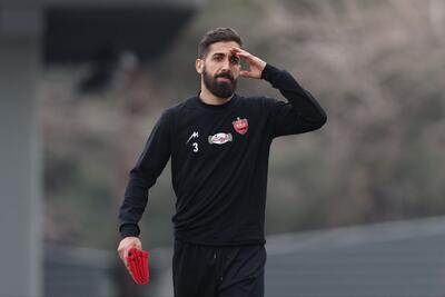 صحبت‌های احساسی فرجی بعد از پایان کار در پرسپولیس - پارس فوتبال