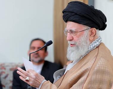 گفت‌وگوی جالب رهبر انقلاب پیش از قرائت آیه‌ای از قرآن