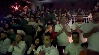 هواداران ملوان در بندرعباس مال در حال تماشای فینال جام حذفی