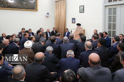 توصیه رهبر انقلاب به مسئولان برای بهره‌برداری صحیح از فرصت کوتاه خدمت؛ نباید در کنار کار، تجارت شخصی کنیم!