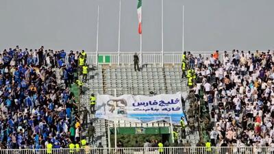 درگیری بین هواداران استقلال و ملوان روی سکو - پارس فوتبال