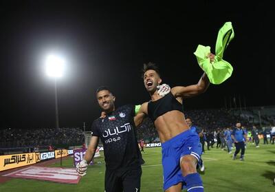 حسینی: آدم فرستادند تا علیه من شعار بدهند/در استقلال می‌مانم - پارس فوتبال