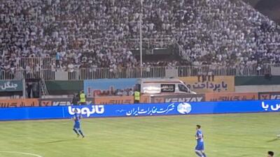 بازهم مصدومیت هواداران ملوان و انتقال به اورژانس - پارس فوتبال