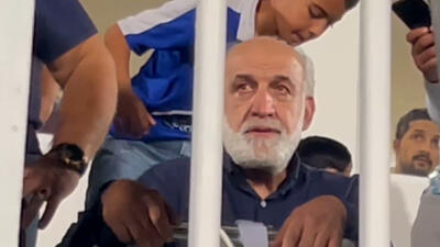 اشک شوق مهدی فنونی زاده پس از قهرمانی استقلال - پارس فوتبال