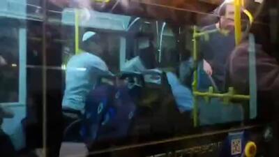 حمله وحشیانه هواداران فوتبال اسرائیل به ۲ فلسطینی + فیلم