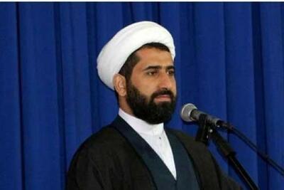 واکنش تند امام جمعه اردبیل به انتقادات ثابتی: نماز جمعه بی‌صاحب نیست