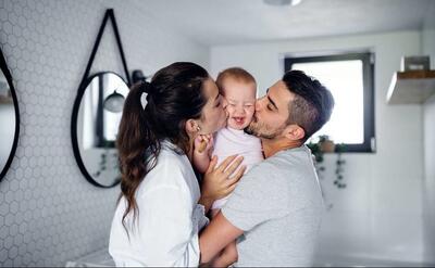 توصیه یک جنین‌شناس به زوج‌های جوان/ زودتر بچه‌دار شوید