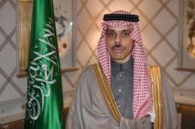 وزیر خارجهٔ عربستان در مسجد اموی پیش‌نماز شد+فیلم