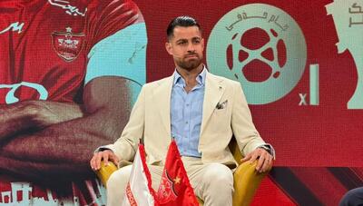 پورعلی‌گنجی در پرسپولیس ماندنی شد: مدافع ملی‌پوش، قراردادش را تمدید کرد