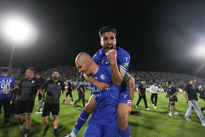 مدافع استقلال و خداحافظی خانوادگی با تیم!