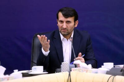 فرهادی: حتی مدارس شهریه‌دار هم حق نگه‌داشتن کارنامه را ندارند