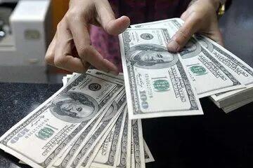 پیش بینی قیمت دلار فردا دوشنبه ۱۲ خرداد ۱۴۰۴ | دلار فردا حسابی می تازد؟