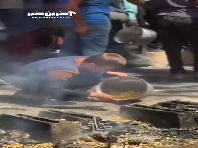 کودک فلسطینی به‌دنبال تکه‌های غذا برای بقا