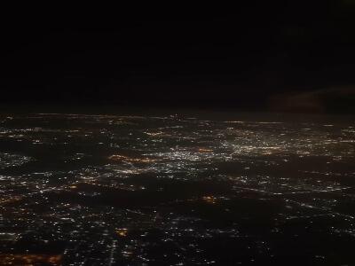 آسمان شب مشهد از داخل هواپیما