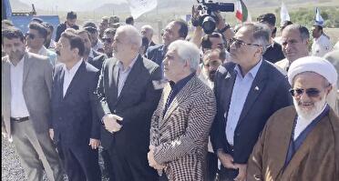 حضور وزیر نیرو در محل انتقال آب ارس به مرند و تبریز