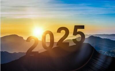 عکس/ این پسر جذابترین مرد 2025 شد
