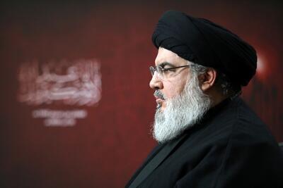 لحظه اعلام ارتحال امام خمینی توسط شهید سیدحسن نصرالله در جمع لبنانی‌ها - ۱۴ خرداد ۱۳۶۸ (فیلم)