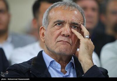 پزشکیان: آمریکا با سلاح ما را به جان هم می‌اندازد