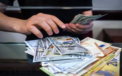 عقب گرد دلار به کف یک‌ماهه | اقتصاد24