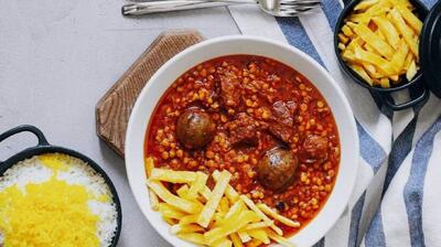 10 راز خوشمزه شدن خورشت قیمه مجلسی؛ برای جا افتادن خورش چیکار کنیم؟ | اشتباهات رایجی که خورشت قیمه را خراب می‌کند