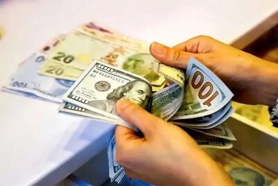 عقب گرد دلار به کف یک‌ماهه