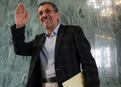 احمدی‌نژاد از ایران خارج شد