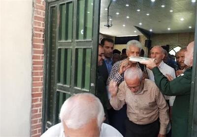 حضور زرقانی‌ها در مرقد مطهر امام(ره) - تسنیم