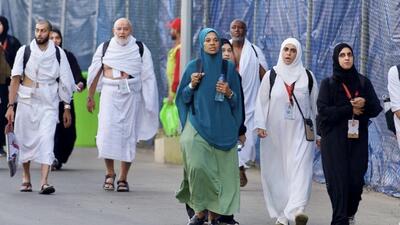 مناسک حج ۱۴۰۴ با انتقال زائران به عرفات آغاز شد