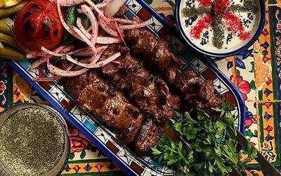 طرز تهیه کباب بستکی ؛ طعم آتشین جنوب روی نان داغ
