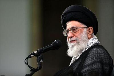 رهبر انقلاب: «غنی‌سازی اورانیوم کلید مسئله هسته‌ای است… چرا دخالت می‌کنید ایران غنی‌سازی داشته باشد یا نداشته باشد، به شما چه! شما چه‌کاره‌اید؟»