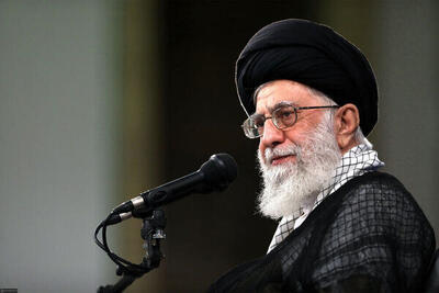 رهبر انقلاب: جمهوری اسلامی در مقابل‌ همه توطئه‌ها و دشمنی‌ها طاقت آورد
