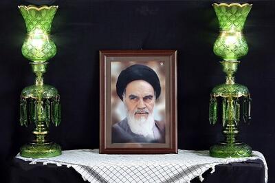 تفکر امام راحل(ره) معادلات تخیلی ابرقدرت‌ها را برهم زد