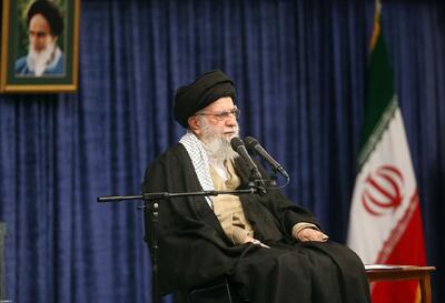 ببینید | رهبر انقلاب: اگر ولایت فقیه نبود این انقلاب از راه دین منحرف می‌شد