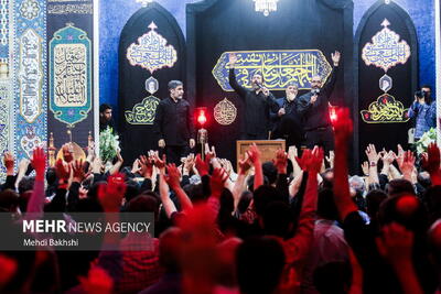 اجتماع لبیک یا حسین(ع) در حرم حضرت معصومه (س)