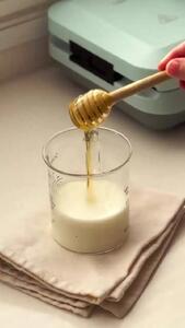 کیک عصرانه وانیلی با بافتی نرم و عطر وانیل + فیلم