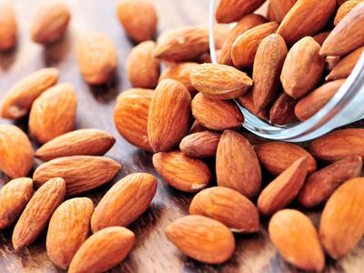 فواید بادام با خوردن روزانه ۴ عدد بادام، این اتفاقات شگفت‌انگیز در بدنتان می‌افتد!+ویدیو - سبک ایده آل
