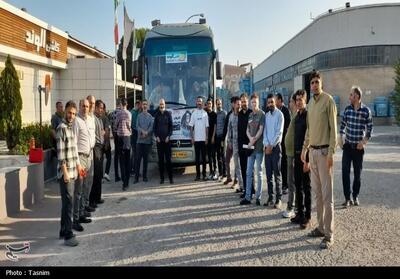 کارگرانی که امام را فراموش نکردند؛ پای رهبری ایستاده‌ایم - تسنیم
