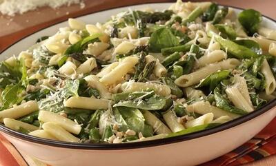 طرز تهیه آسان و خوشمزه سالاد پاستا اسفناج