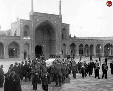 عکس/ مراسم تشییع رضاخان ۸۱ سال پیش در قم | اقتصاد24