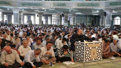 طنین نوای دعای پر فیض عرفه بر آسمان چهارمحال و بختیاری